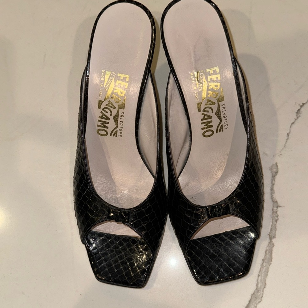 Salvatore Feragamo black snake skin dress shoes.  Opened toes and back.  Sz 8.5B